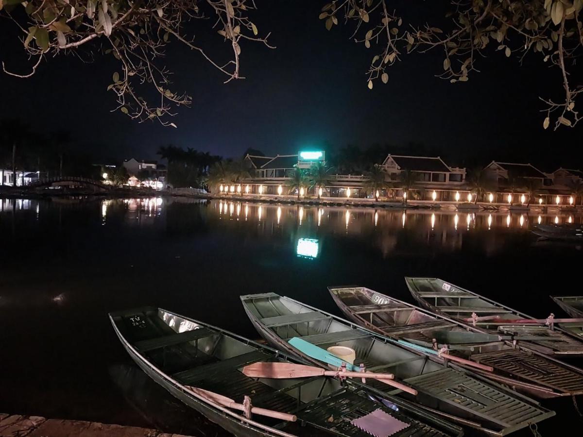 Homestay Tam Coc Tropical *